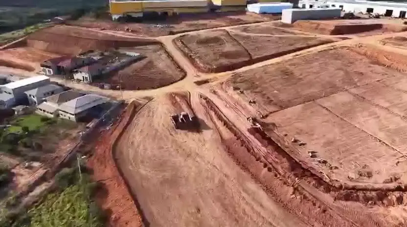 Imagens aéreas do Polo Industrial Evolua em implantação, em Carmópolis de Minas